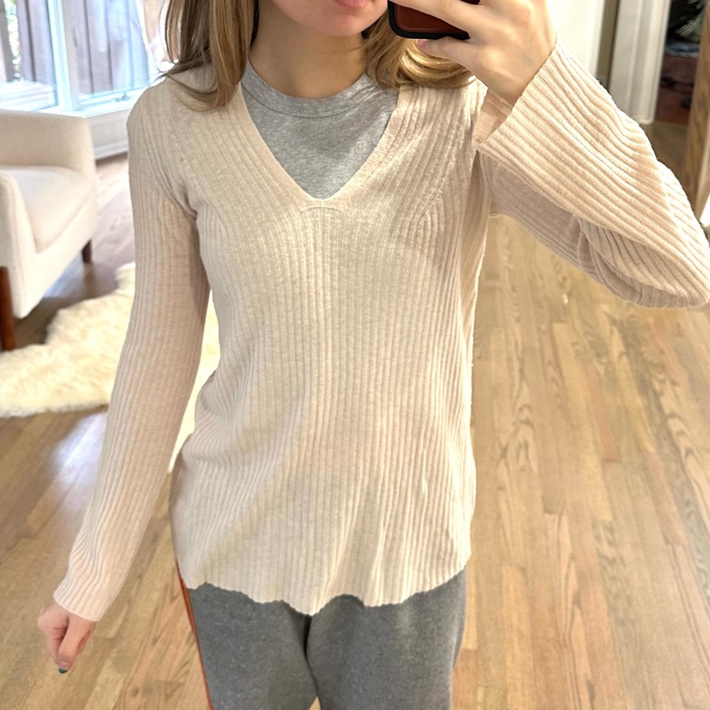 Vince ribbed wool v neck sweater size xs
